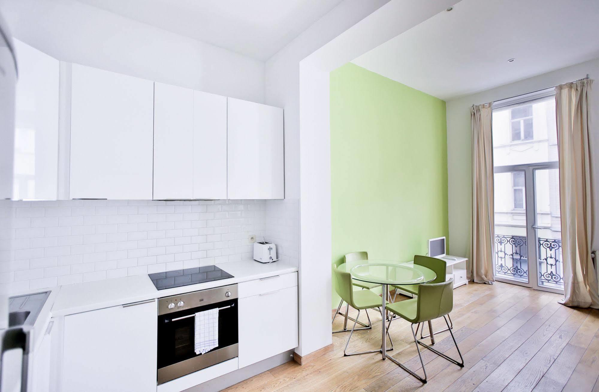 Louise Uptown Apartments บรัสเซลส์ ภายนอก รูปภาพ
